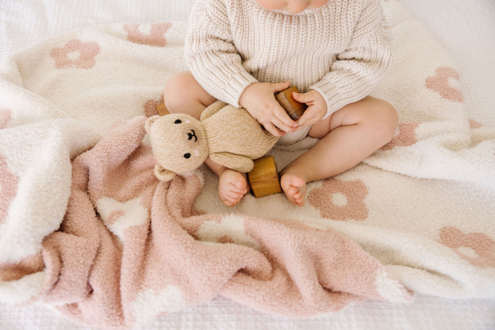 Pink Daisy Plush Blanket